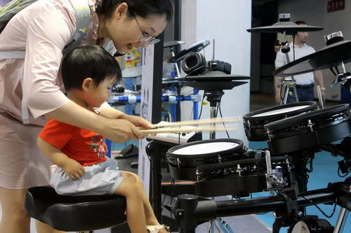 羅蘭數字音樂教育為愛發聲 筑夢公益,攜多款精品亮相北京音樂生活展