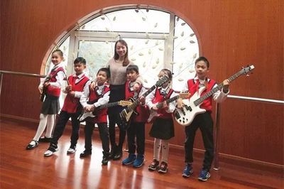 新聞丨90后音樂老師組了個搖滾樂隊 成員全是10后