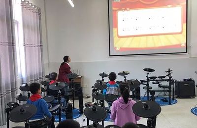 音愛筑夢!羅蘭數字音樂教育校本課走進大別山革命老區